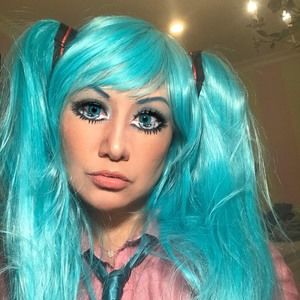 Meet your Posher, Noelle